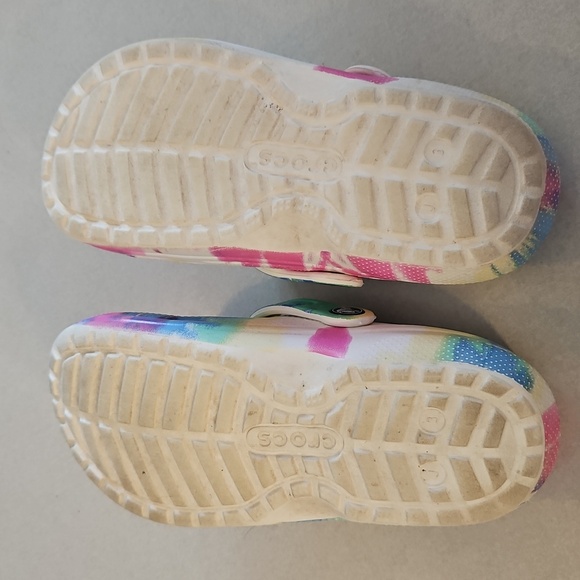 Tie Dye Lined Crocs - Picture 11 of 12